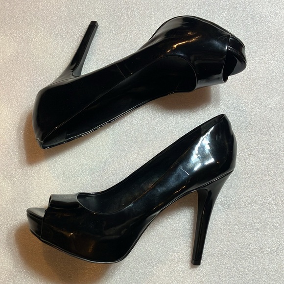 Aldo platform open toe peep toe patent pumps. - Picture 5 of 8